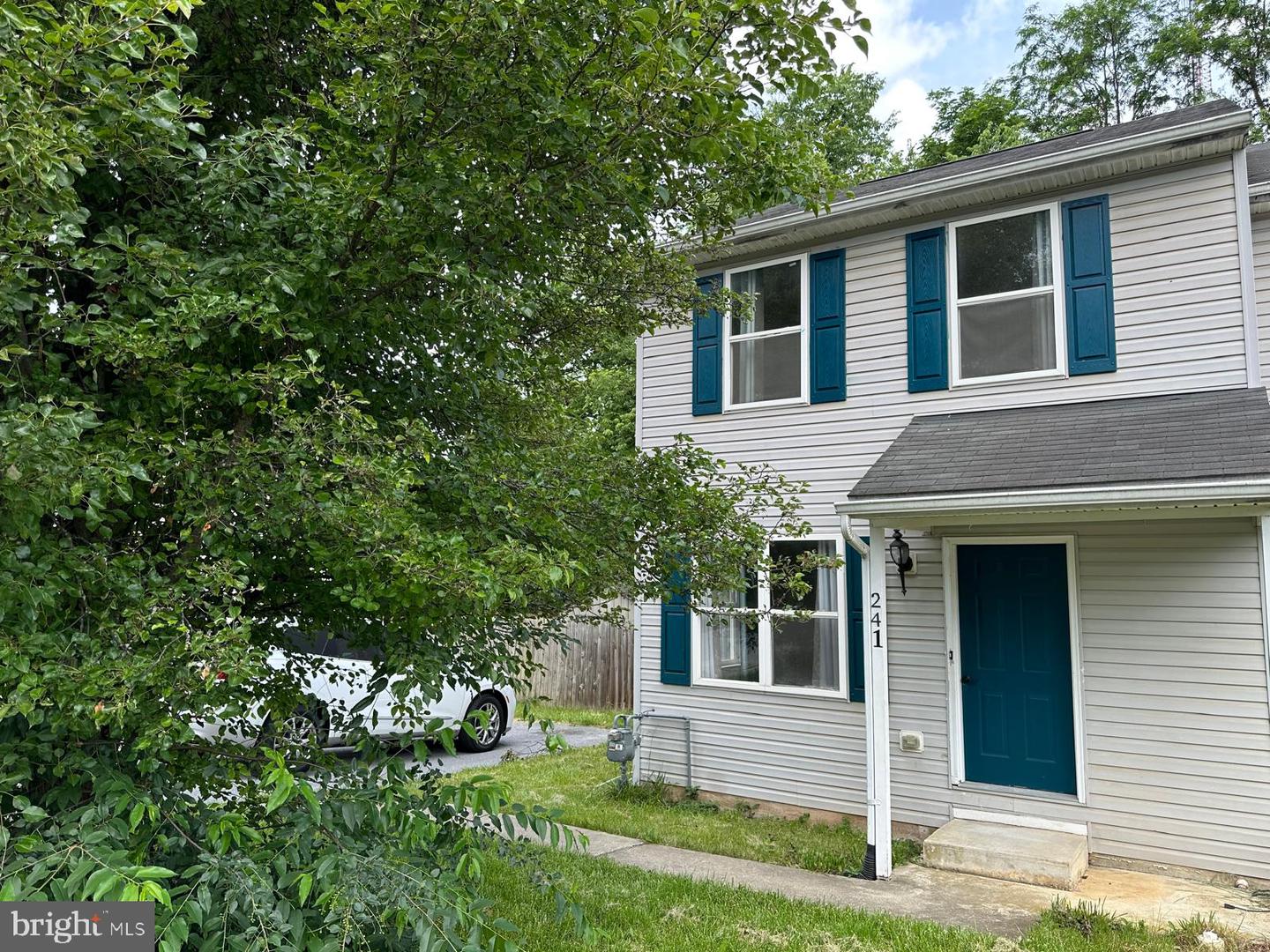 241 Merrbaugh Dr — photo