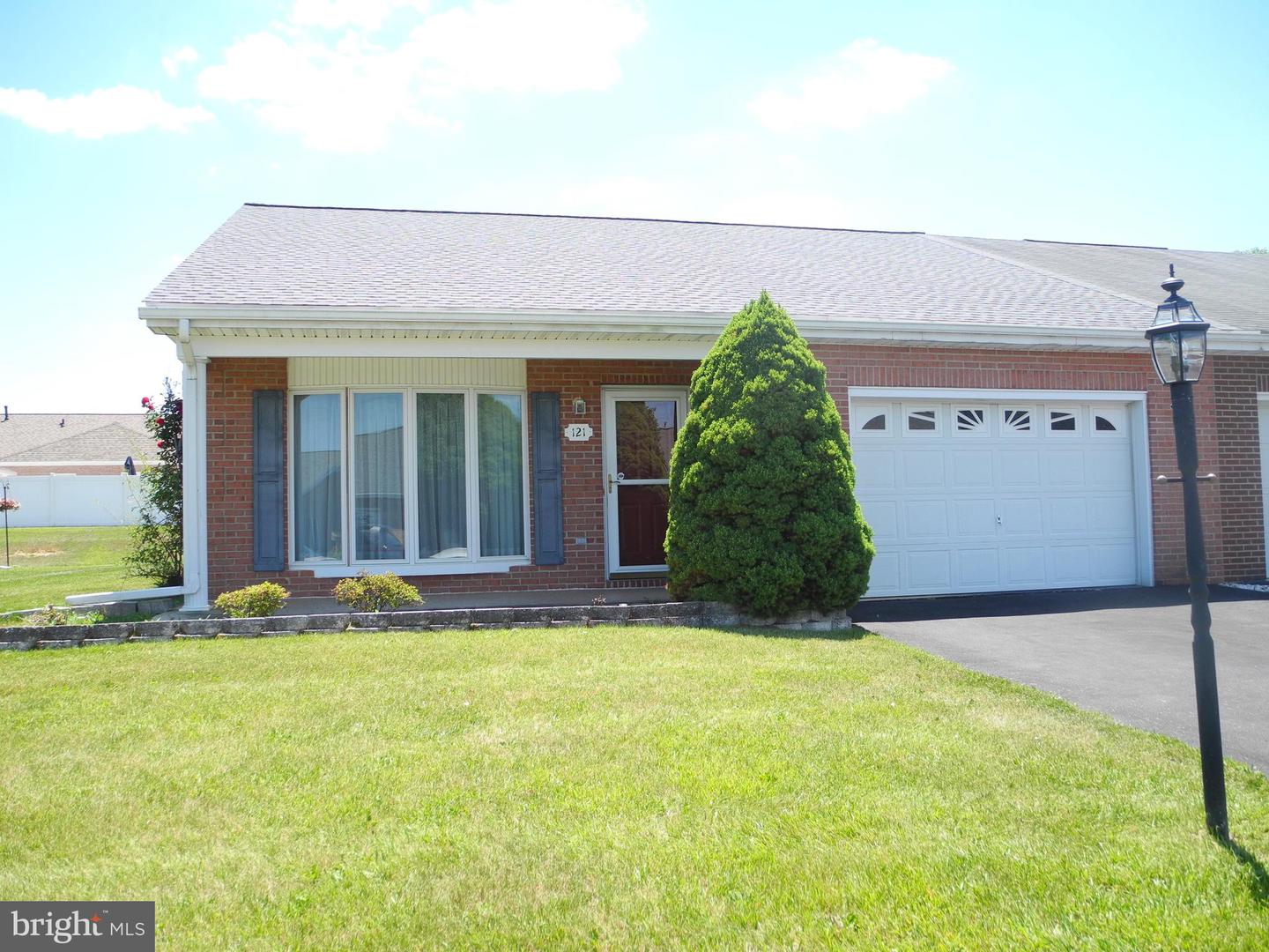 121 Southern Oak Dr — photo