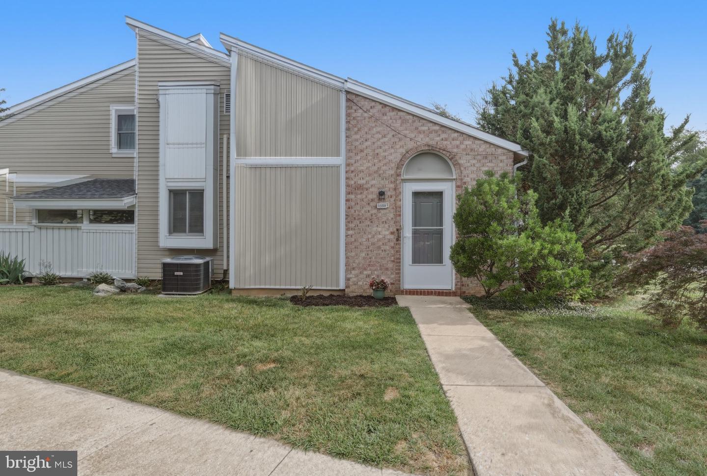 1508 Kensington Dr — photo