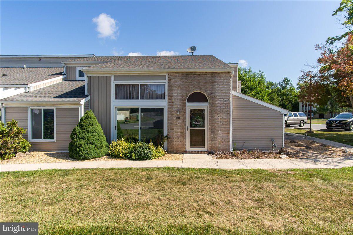 1500 Kensington Dr — photo