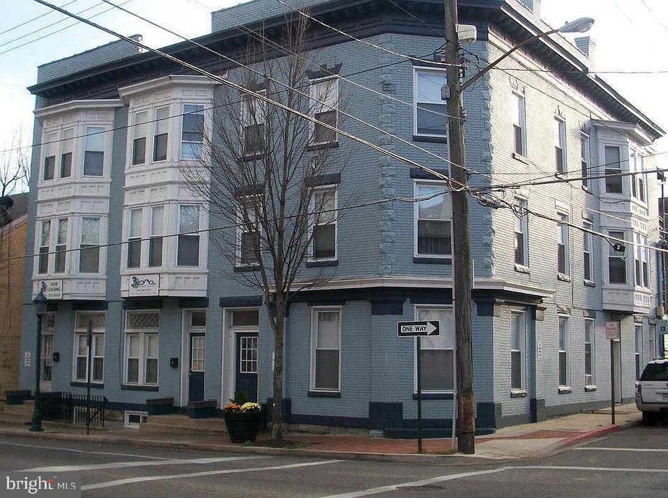 201 E Franklin St #2 — photo