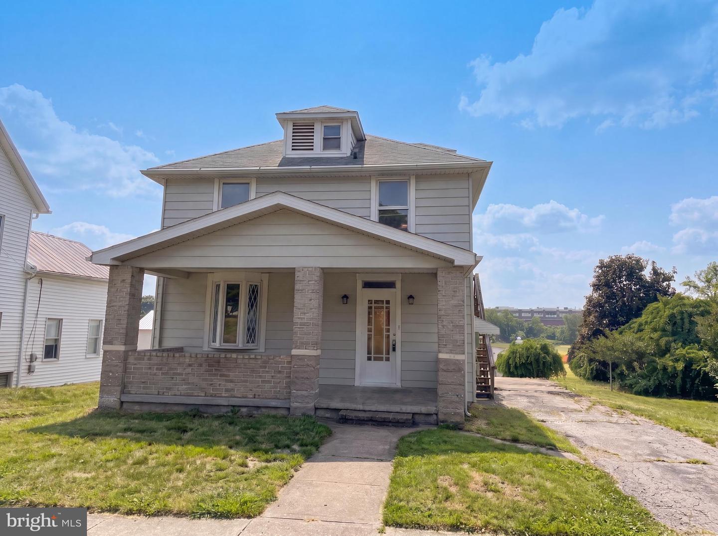 12512 Bradbury Ave — photo