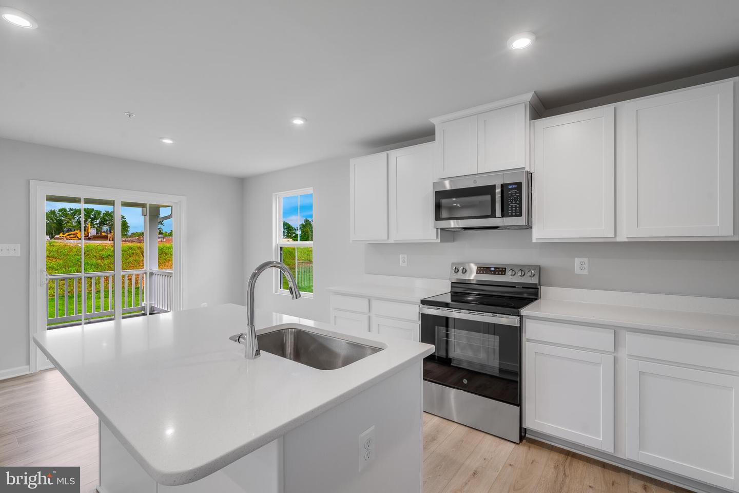 1406 Lieutenant Johnson Drive — photo