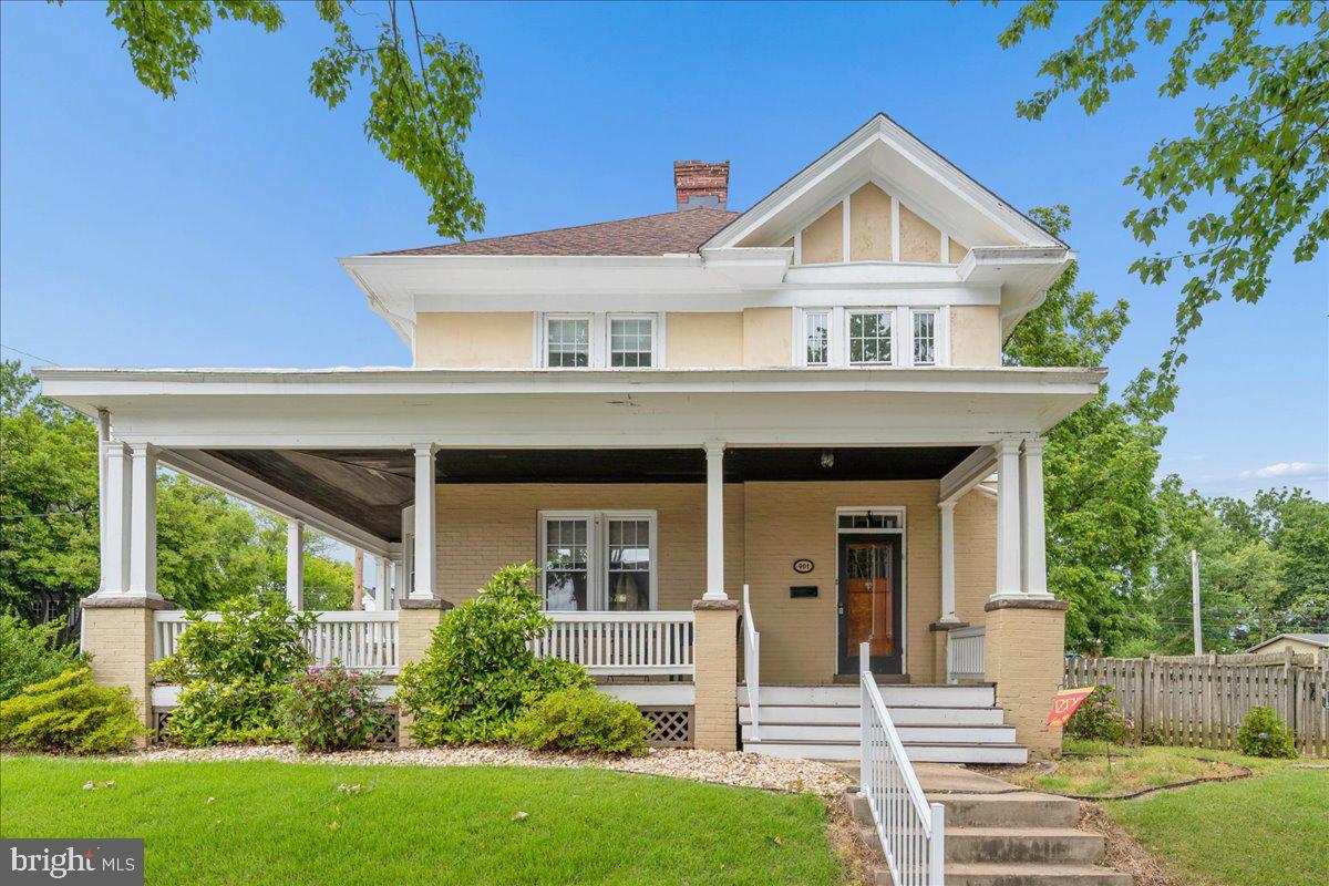901 Dewey Ave — photo