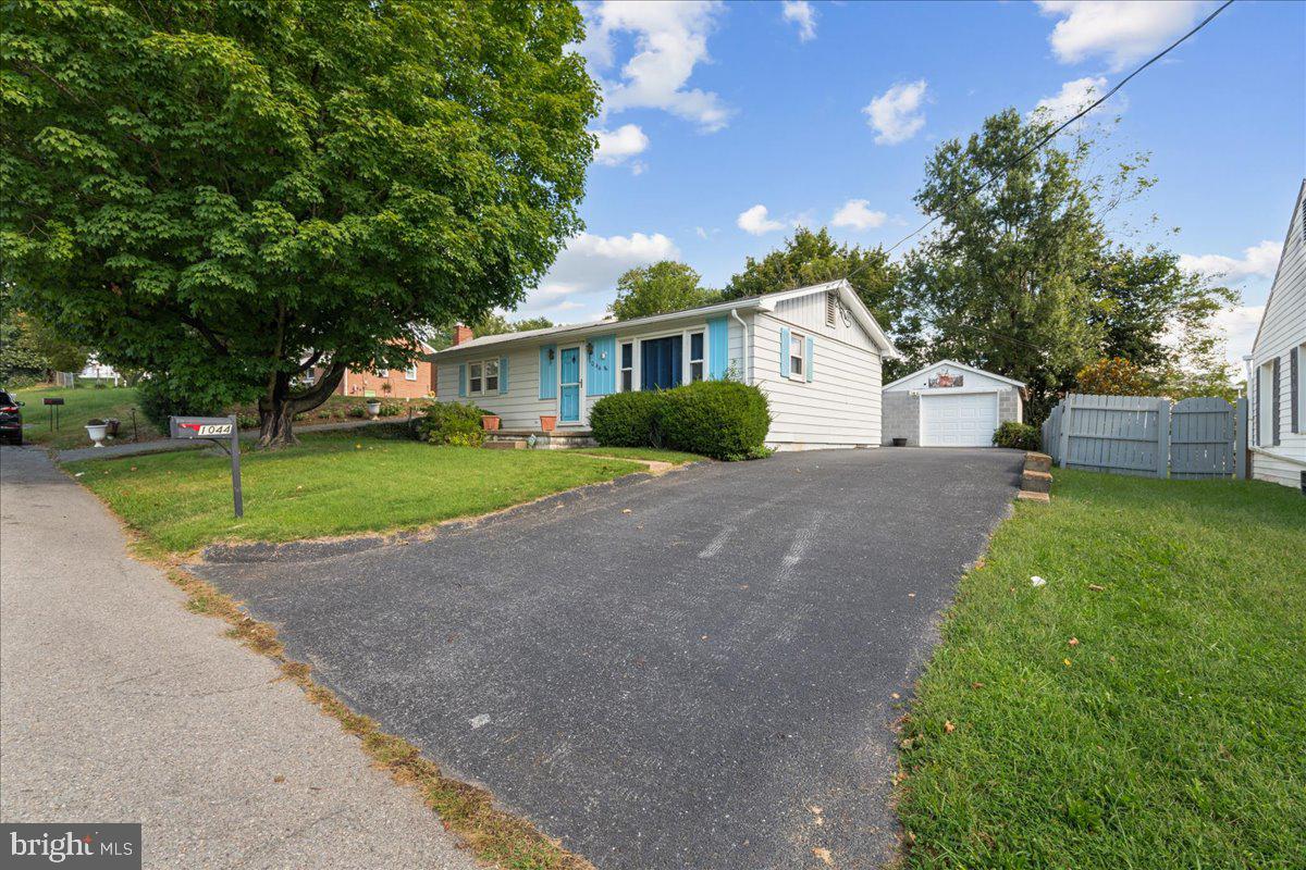 1044 Mount Aetna Rd — photo