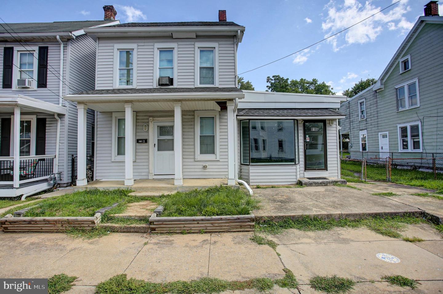 818 Salem Ave — photo