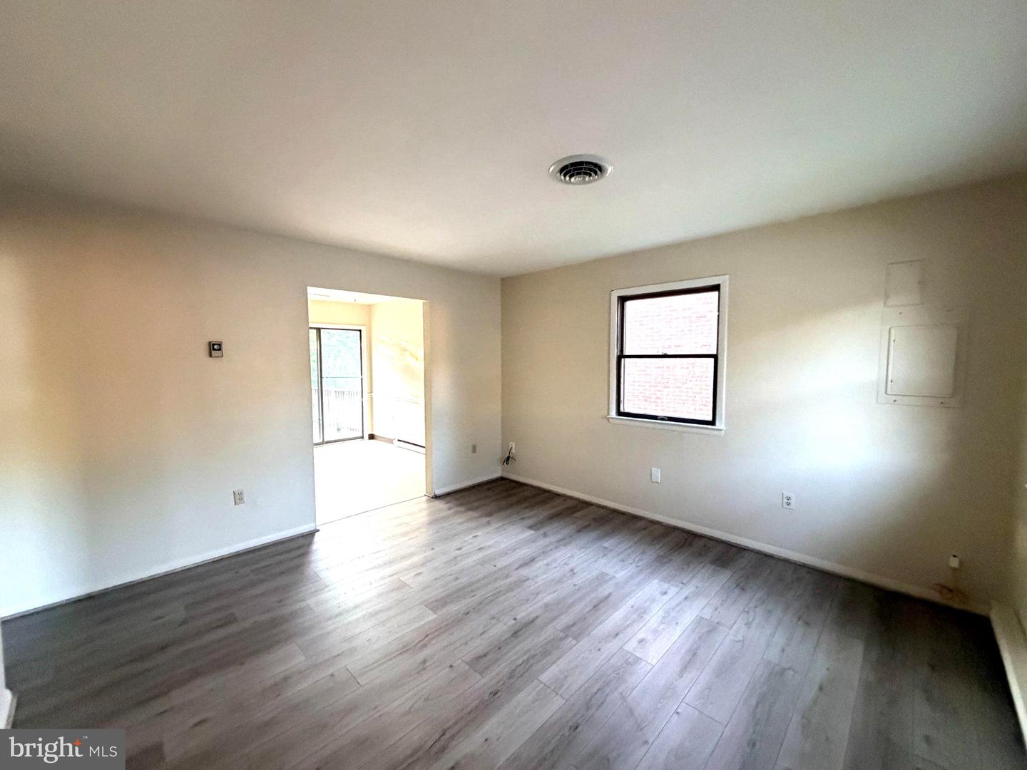 356 Yorkshire Dr — photo