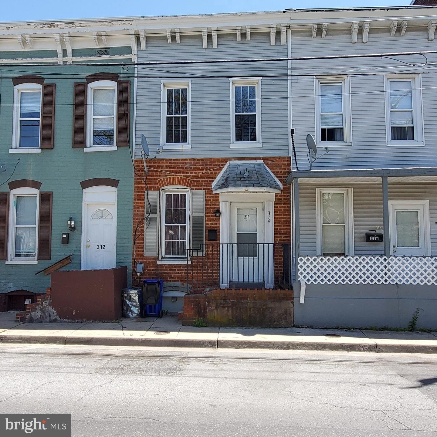 314 S Locust St — photo