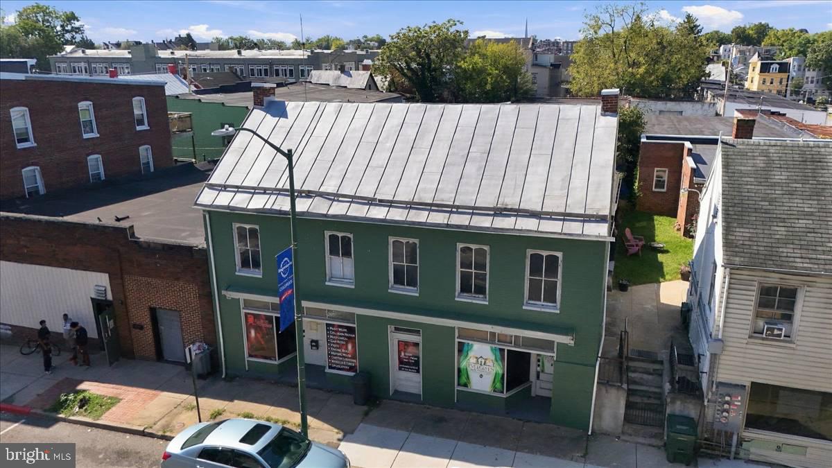135 E Franklin St E — photo