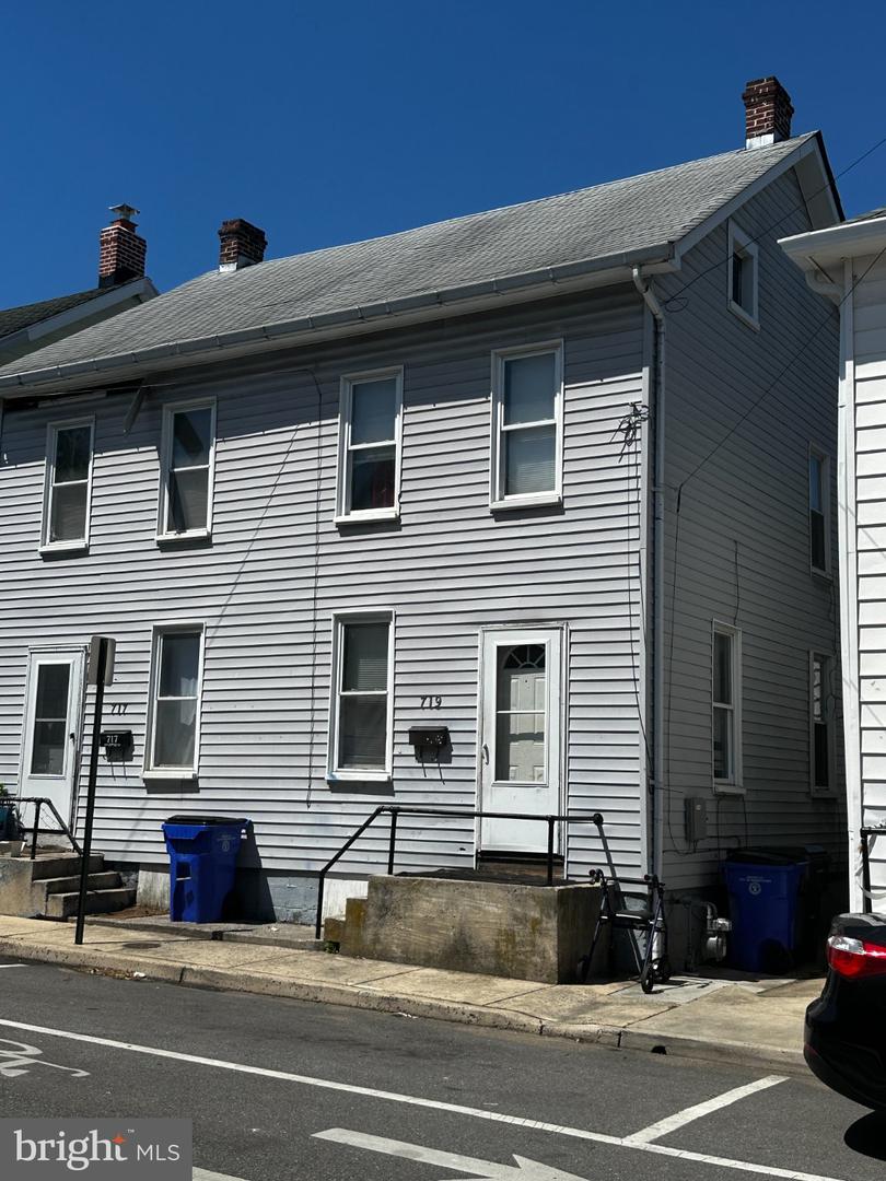 719 N Locust St — photo
