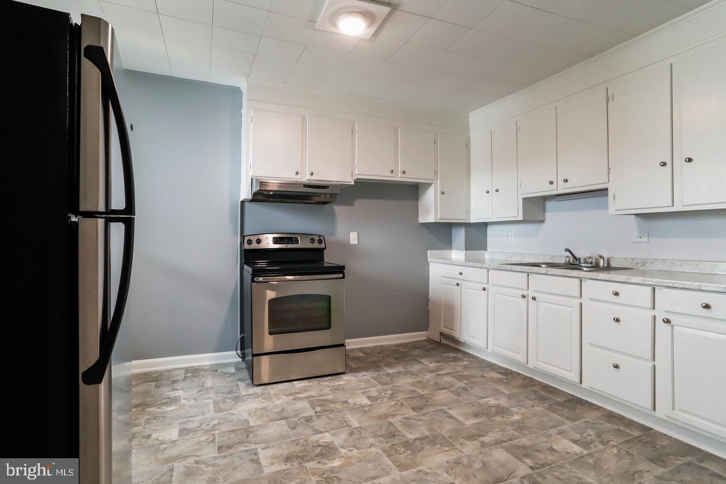 655 S Potomac St #3 — photo