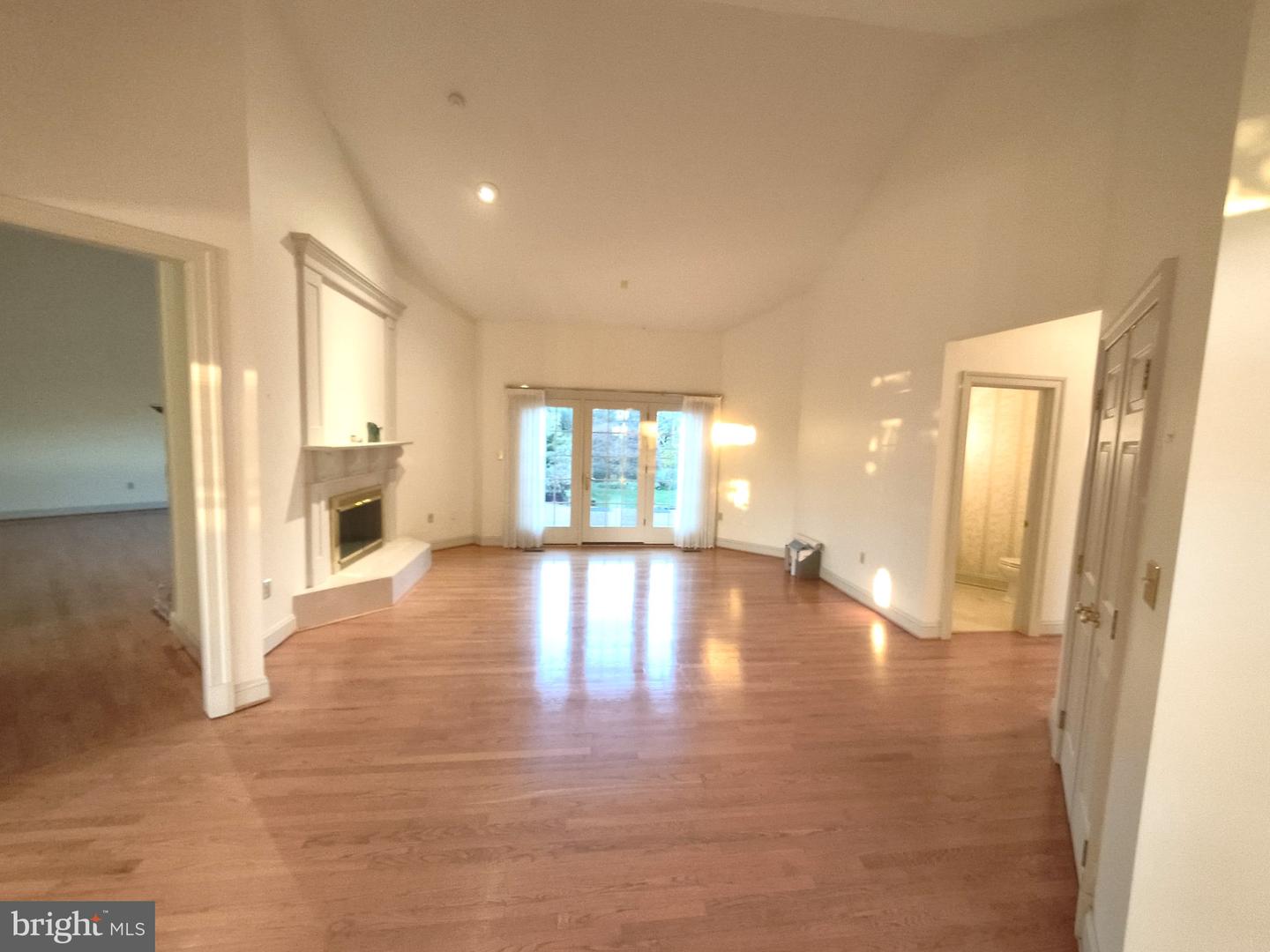 20514 Campbell Ct — photo