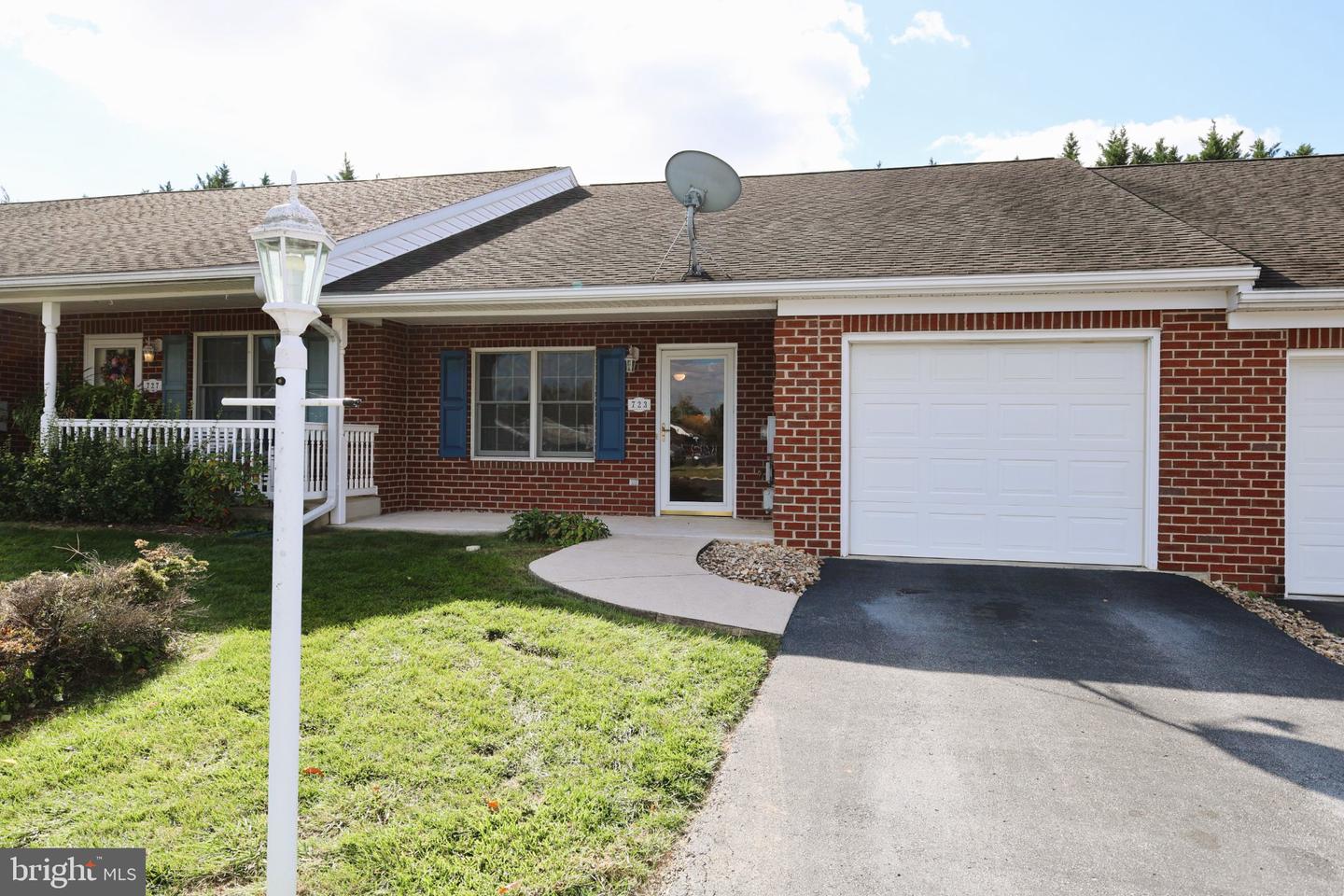 723 Marathon Dr — photo