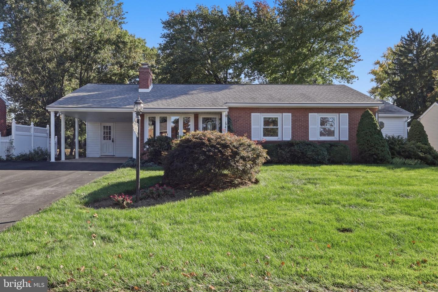 17933 Oak Ridge Dr — photo
