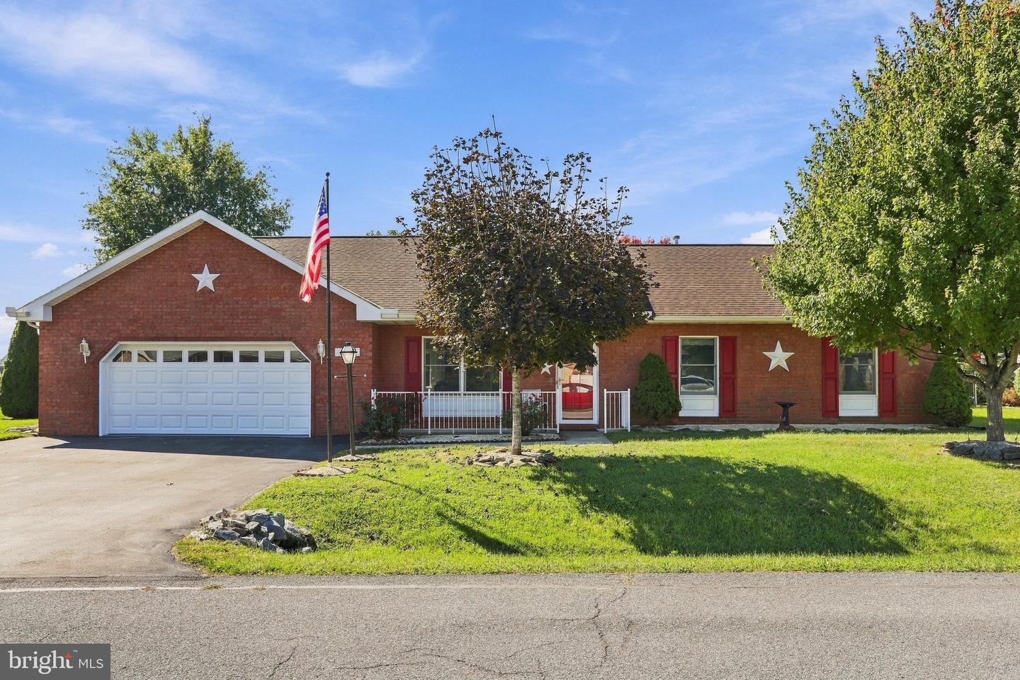 107 Grand Oak Dr — photo