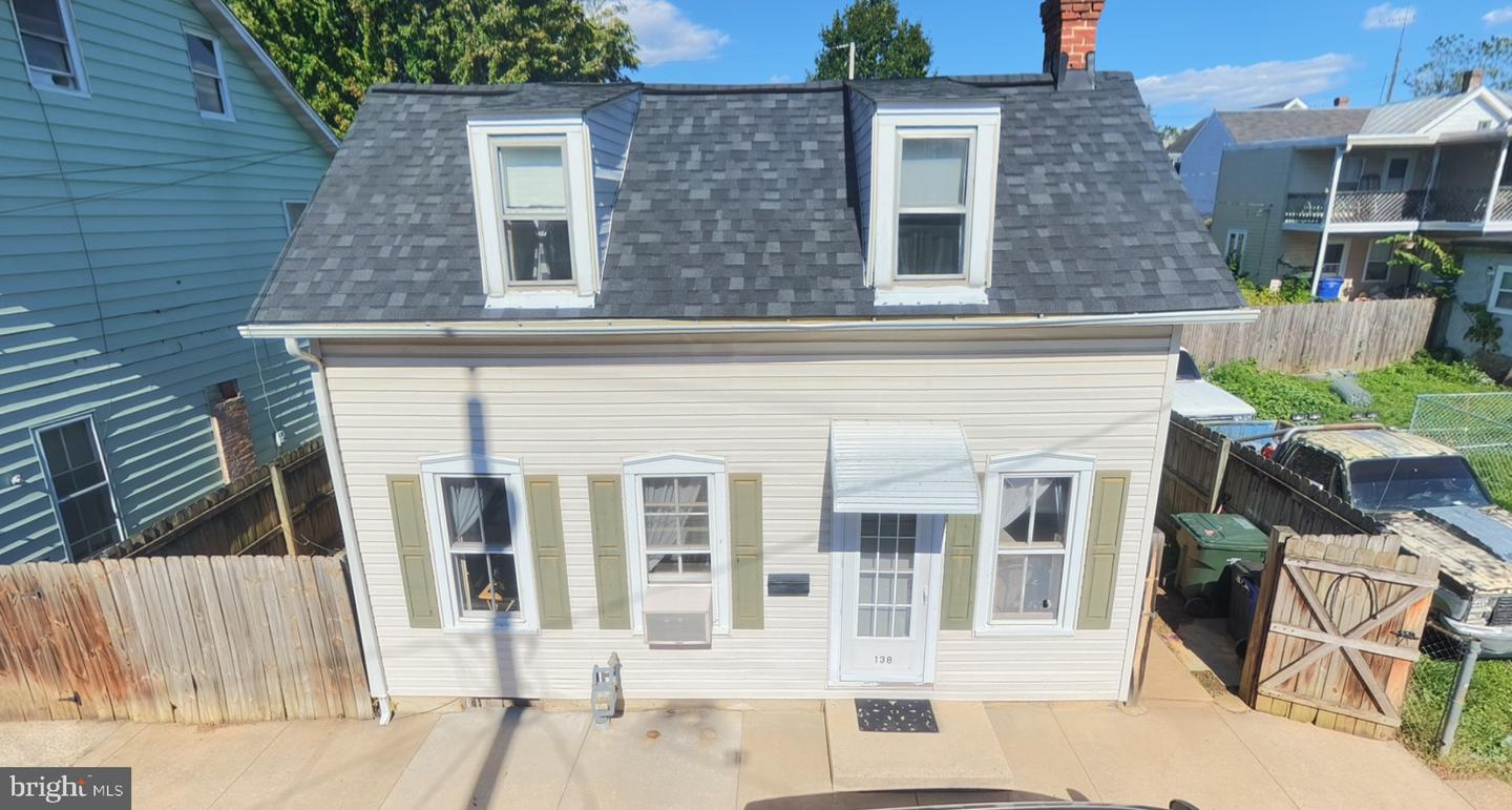 138 Randolph Ave — photo