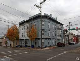 201 E Franklin St #3 — photo