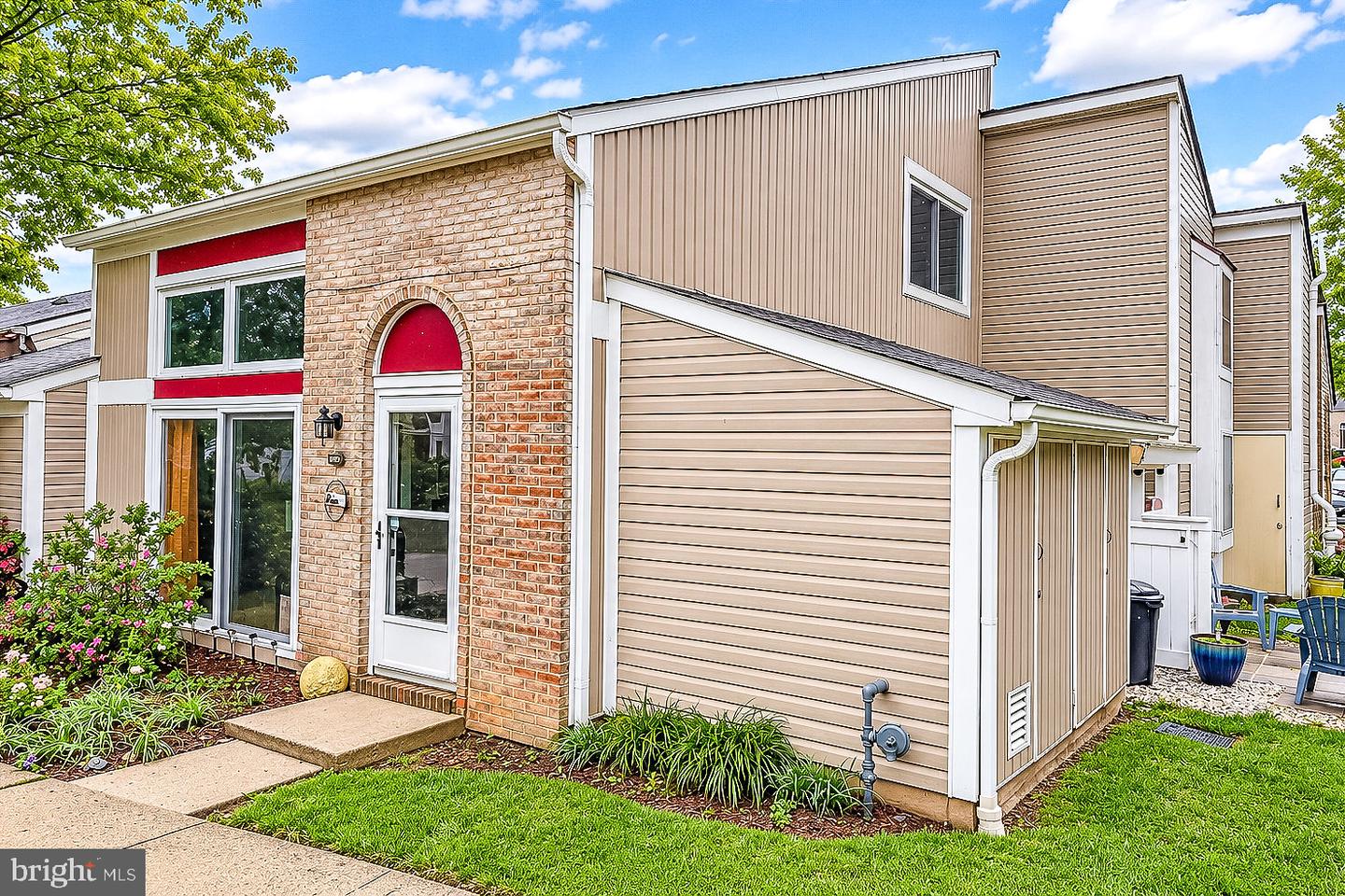 1505 Kensington Dr — photo