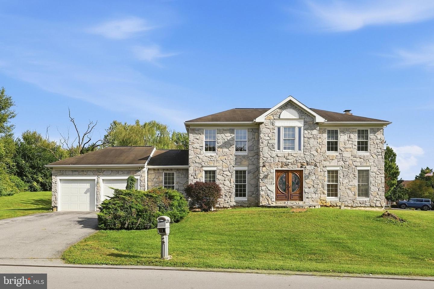 19410 Portsmouth Dr — photo
