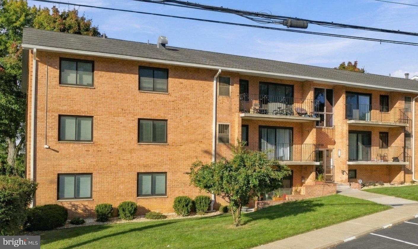 1745 Edgewood Hill Cir #204 — photo