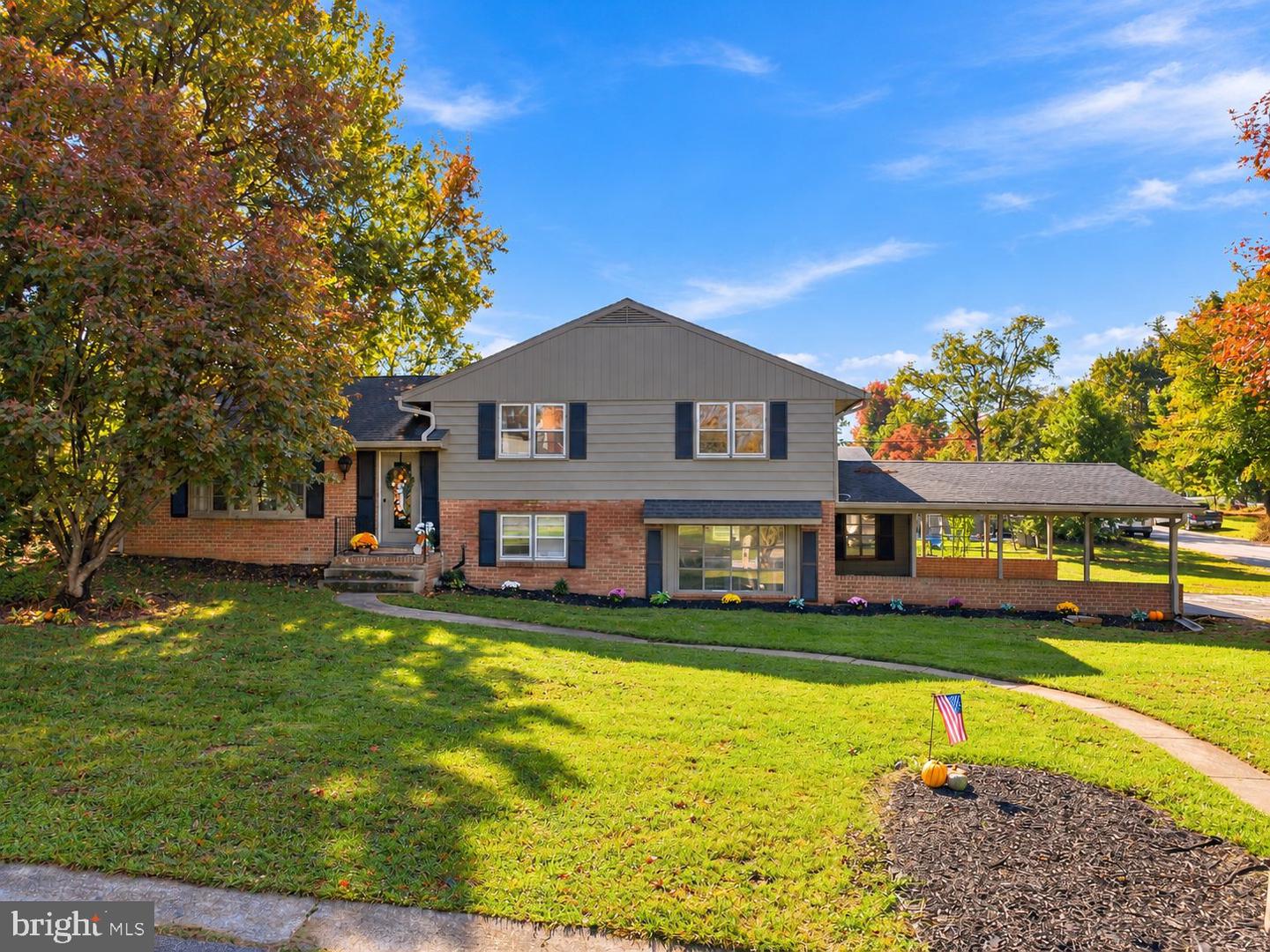 16601 Johnson Dr — photo
