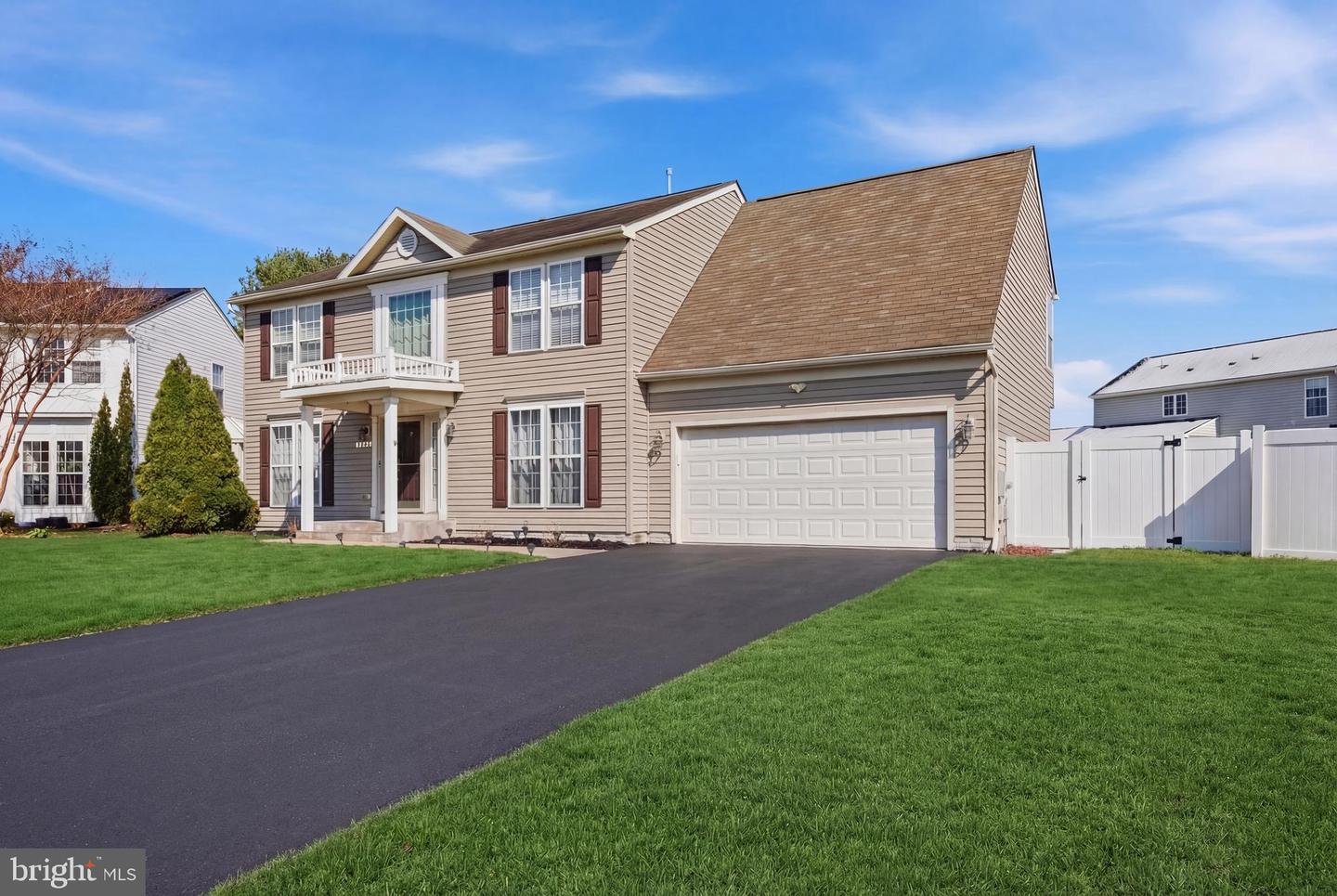 9167 Drawbridge Dr — photo