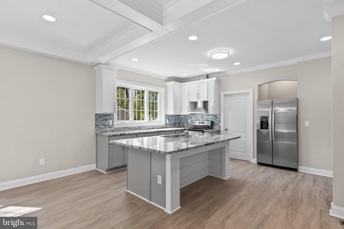1107 Mineola Ave — photo