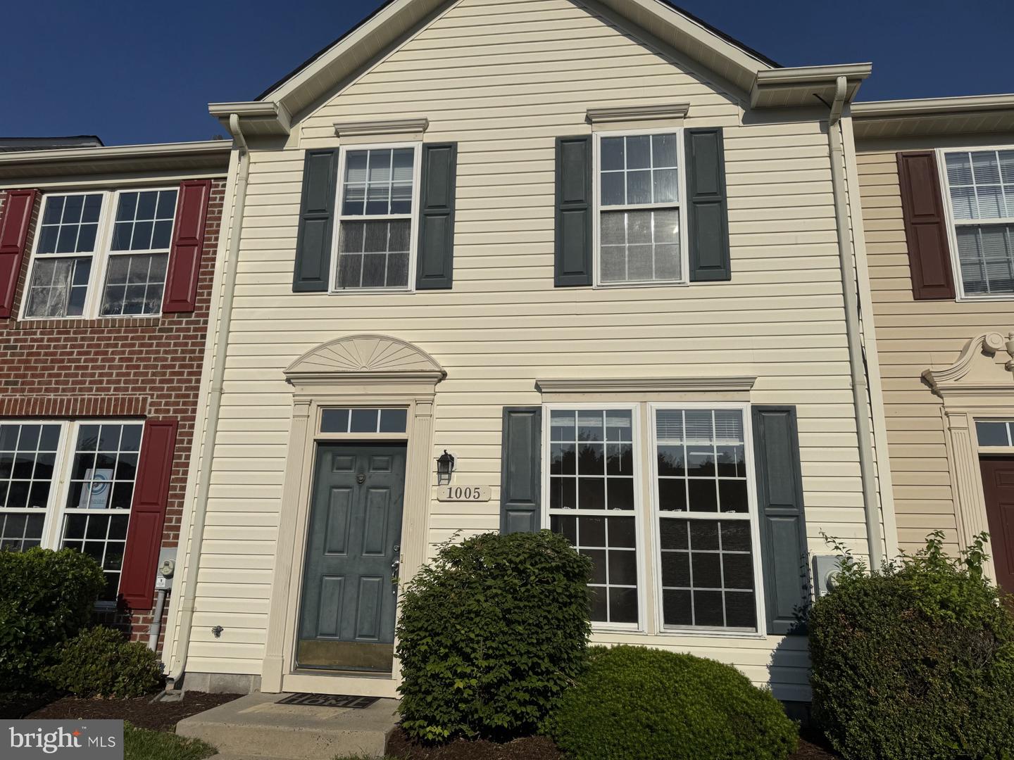 1005 Meadow View Dr — photo