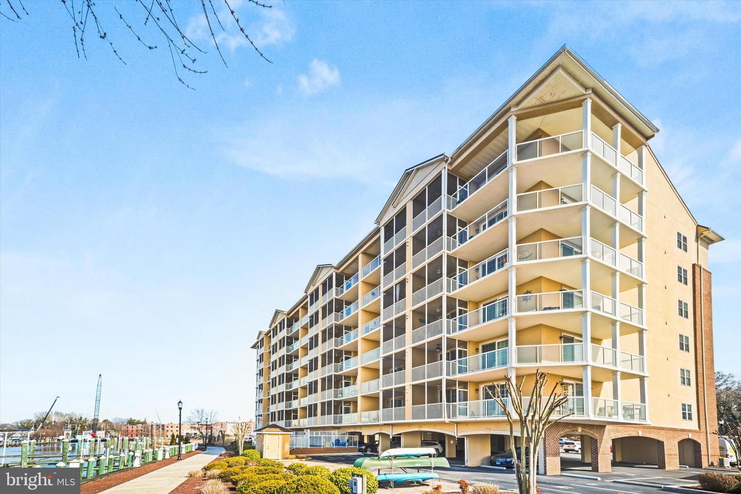 530 Riverside Dr #202 — photo