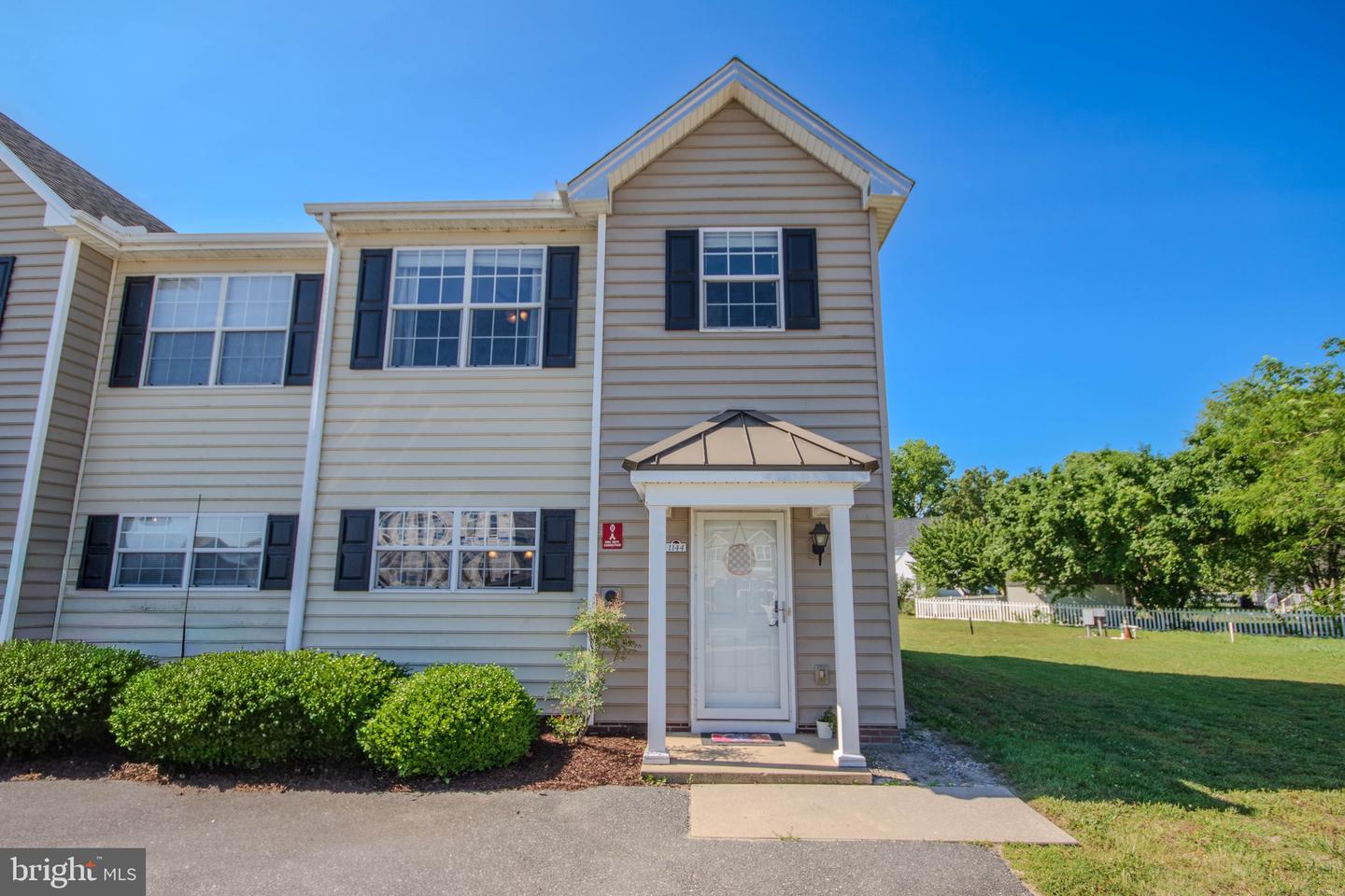 1144 Fairview Ln #1144 — photo