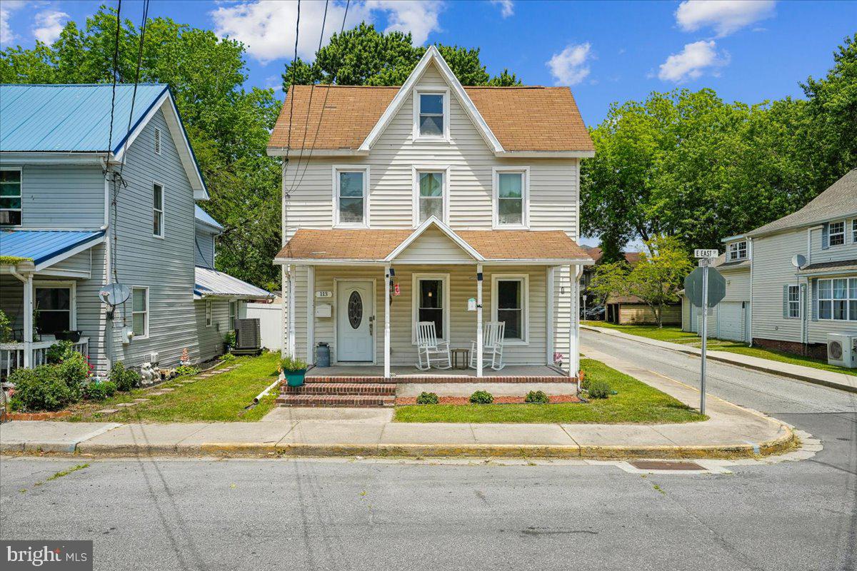 113 E East St — photo