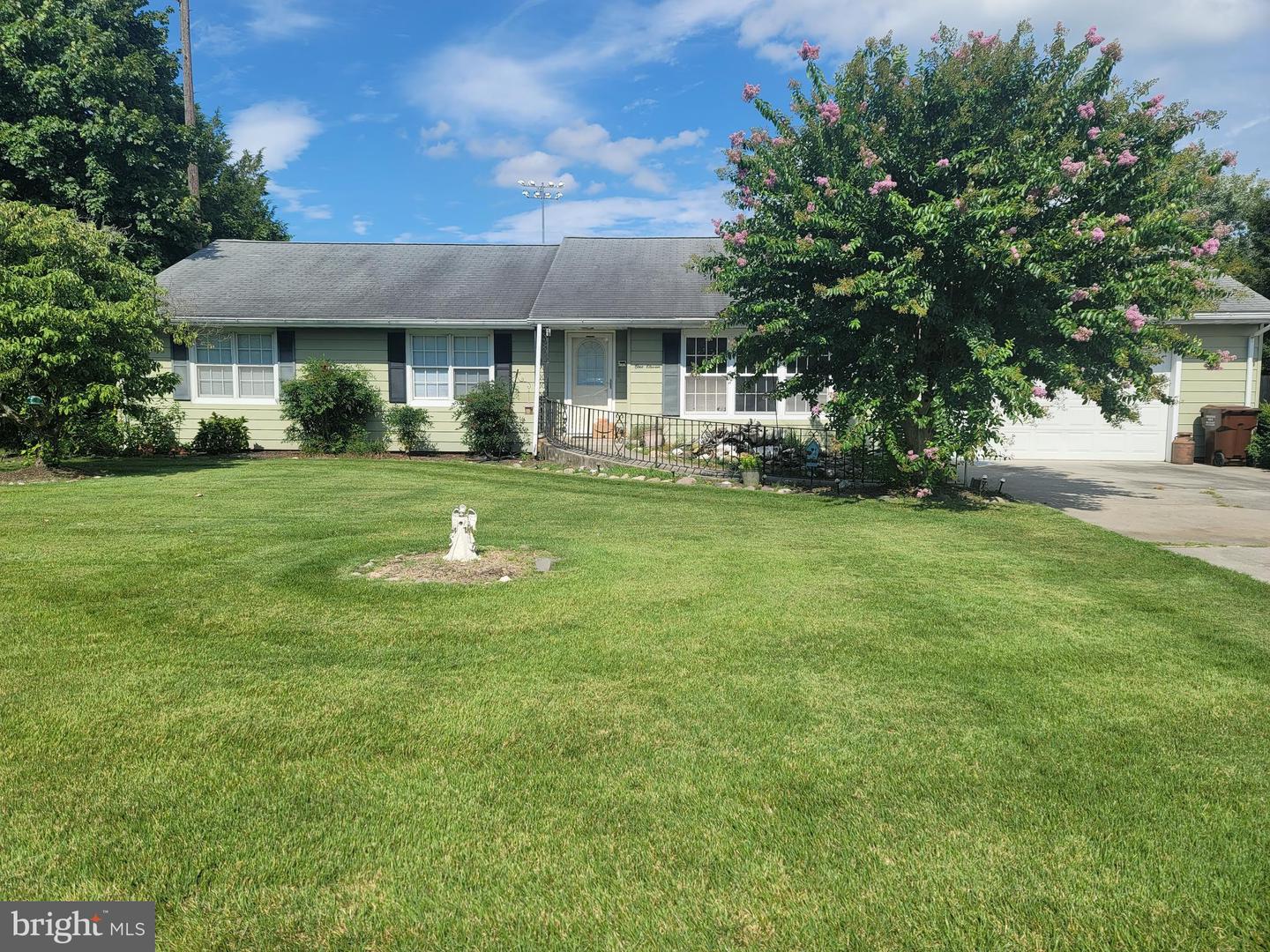 111 Clyde Ave — photo
