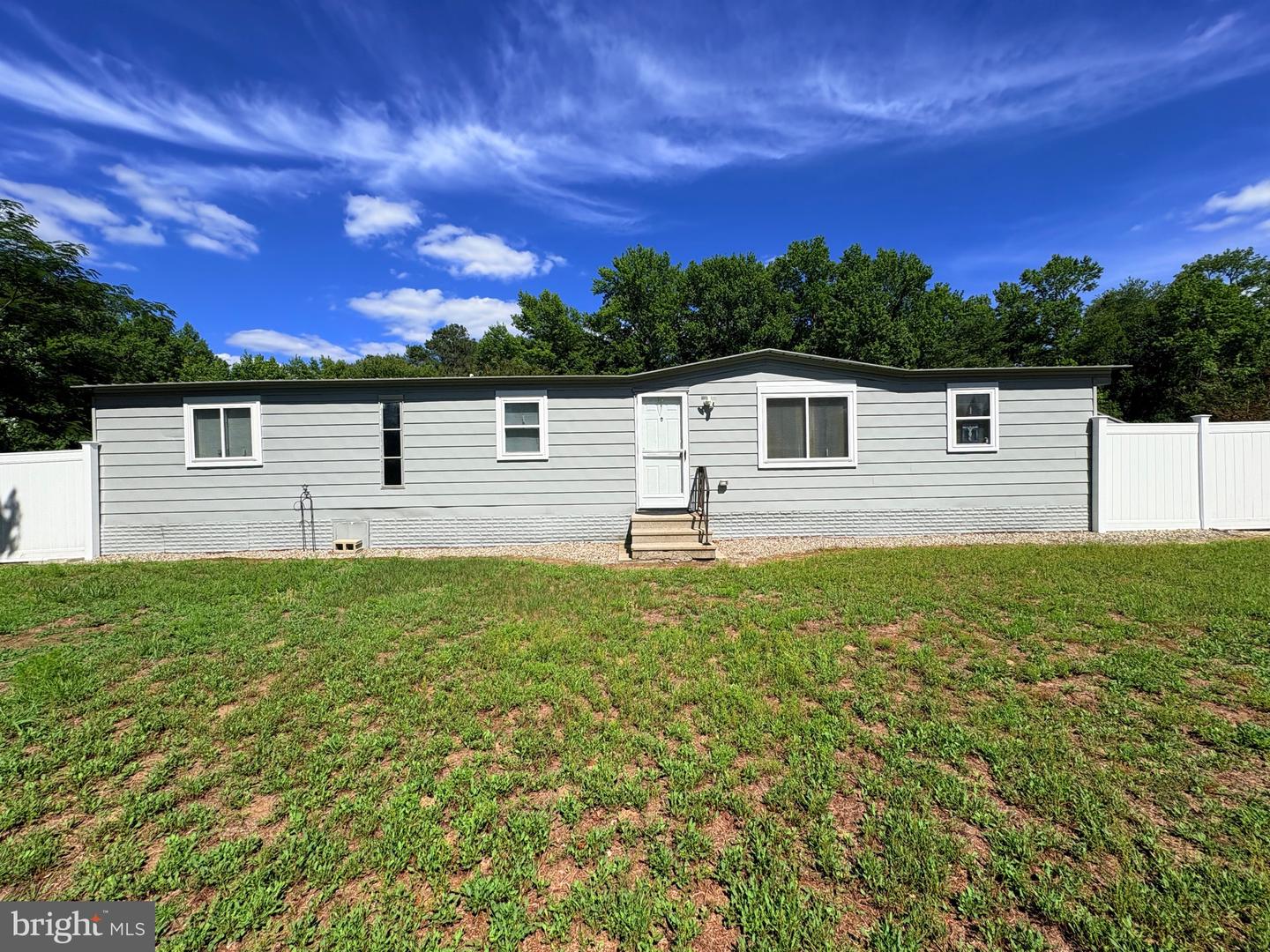 8255 Whitesville Rd — photo