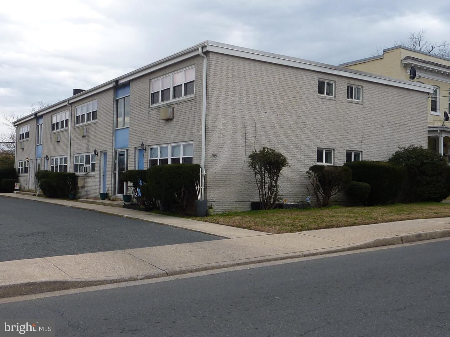 319 Camden Ave #F — photo