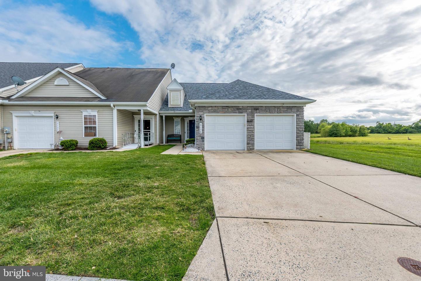9126 Clubhouse Dr — photo