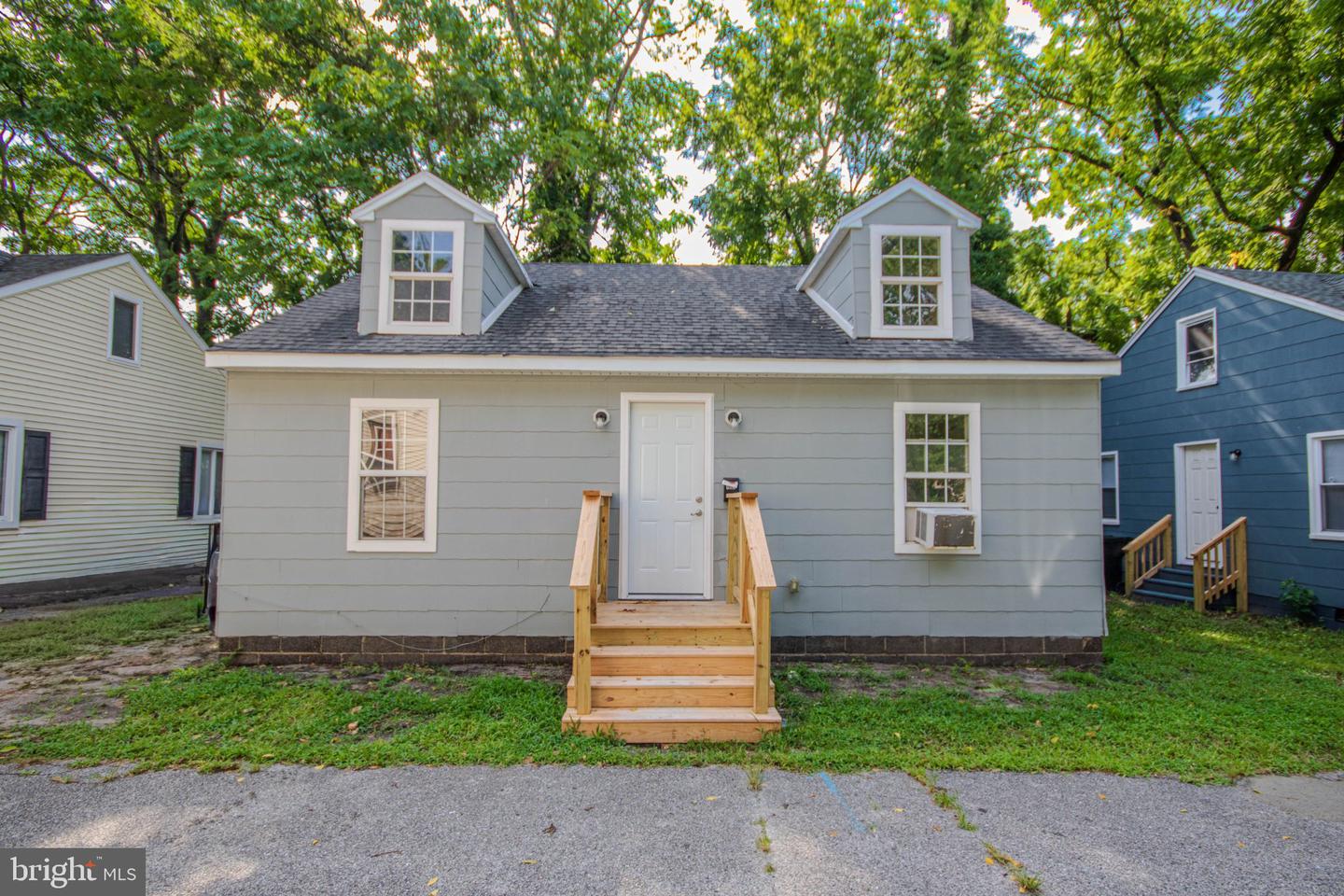 403 Newton Ter — photo