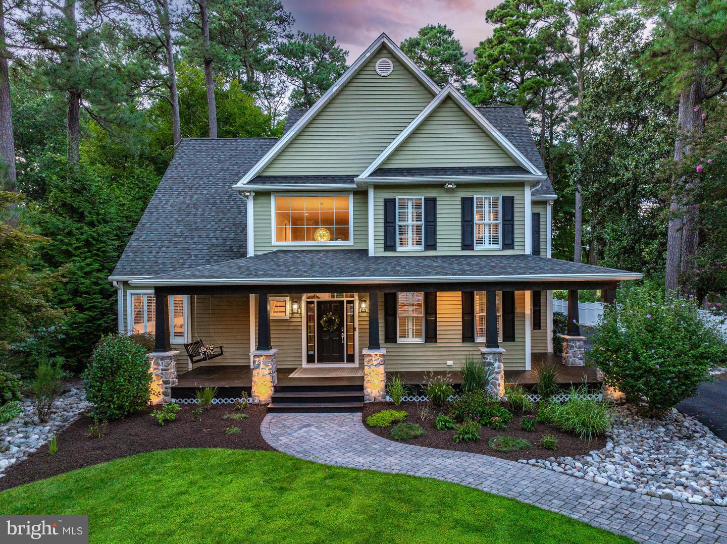 617 Douglas Rd — photo