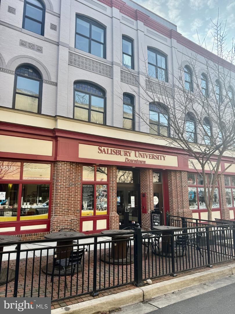 212 W W Main St #307 — photo