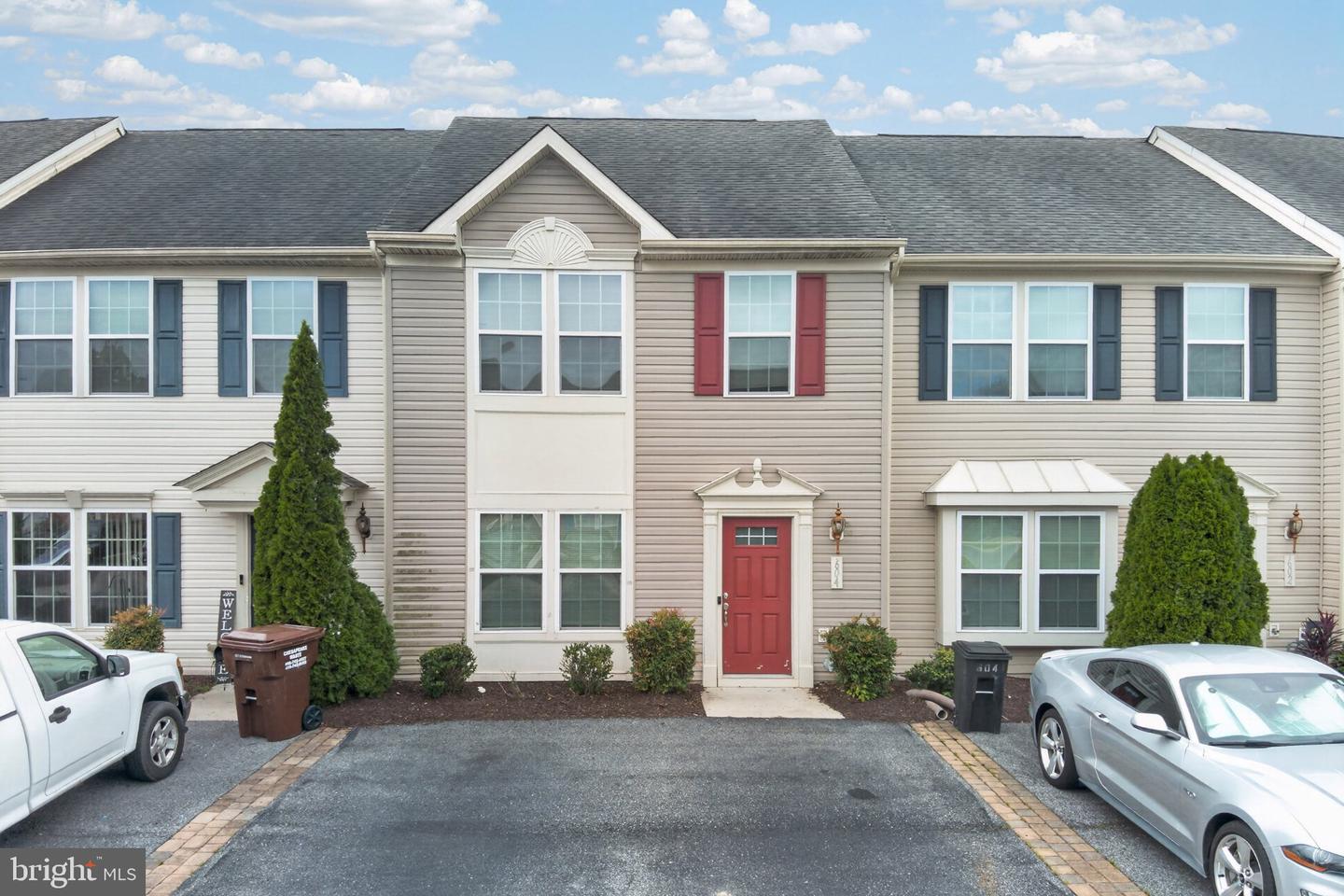 604 Wye Oak Dr — photo
