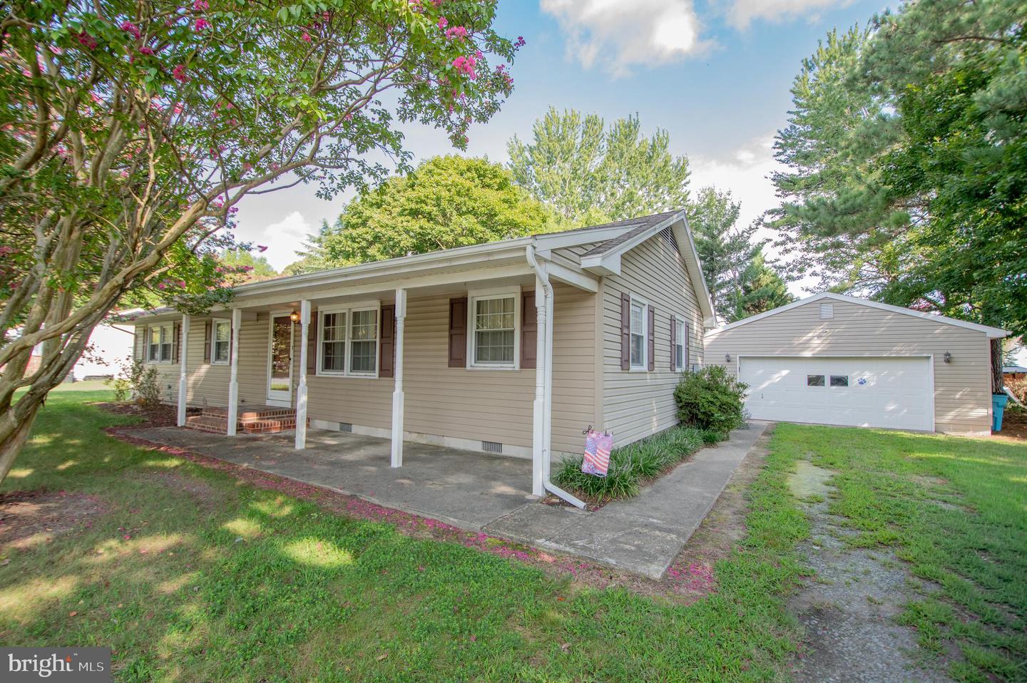 607 E Pine St — photo