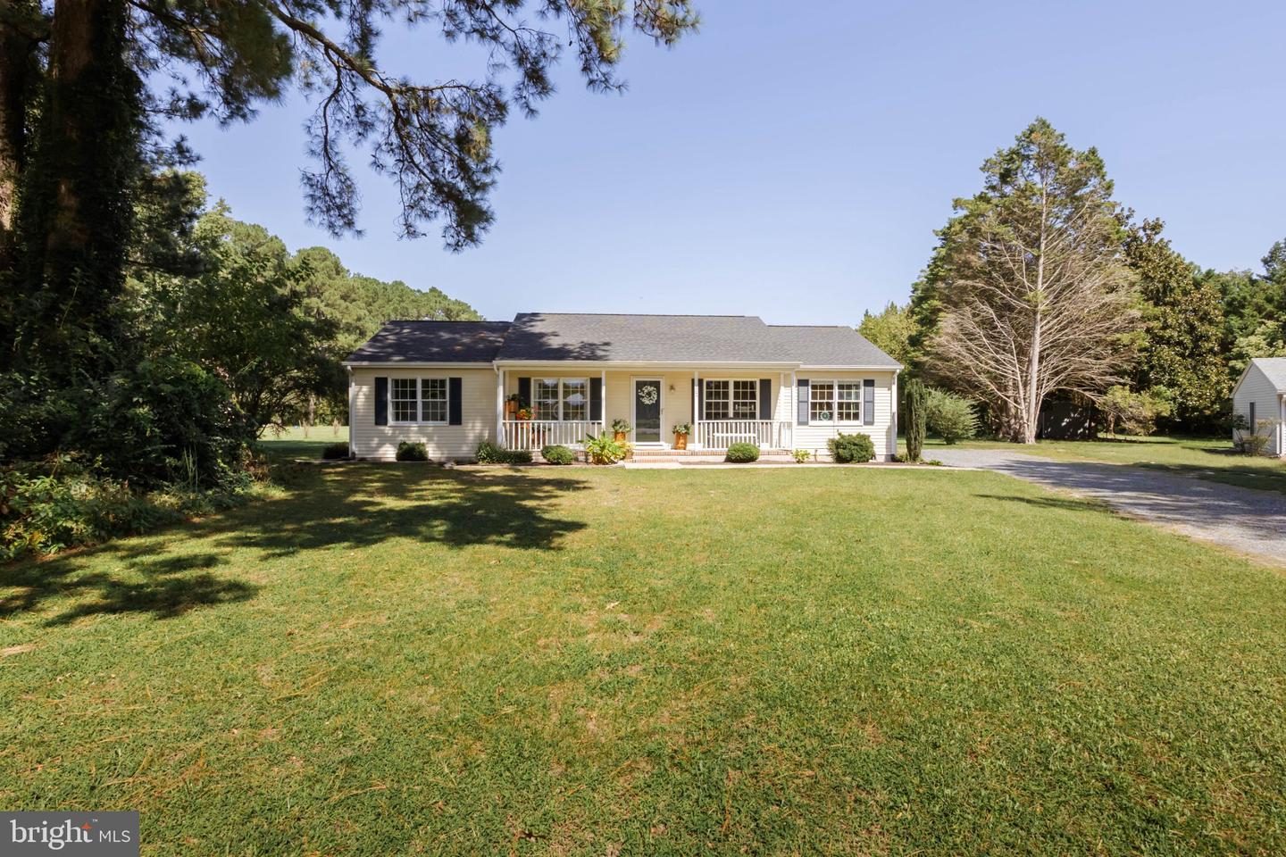 205 Thrasher Way — photo