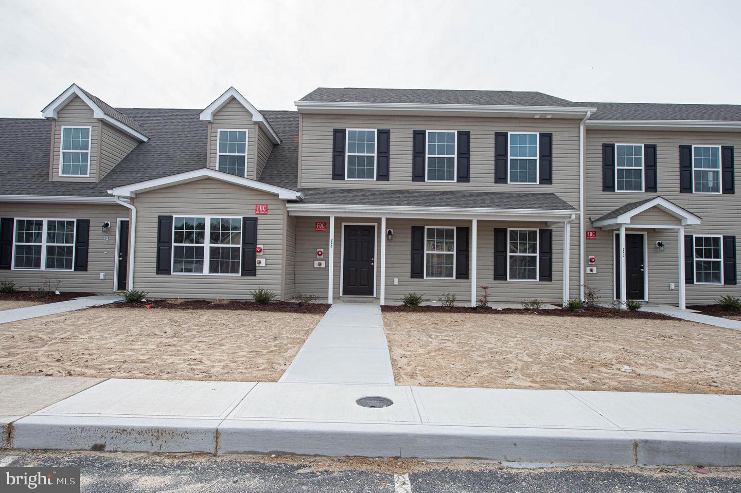 241 Morgans Ct — photo