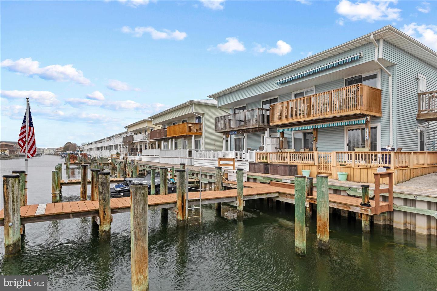 107 Newport Bay Dr #a02 — photo