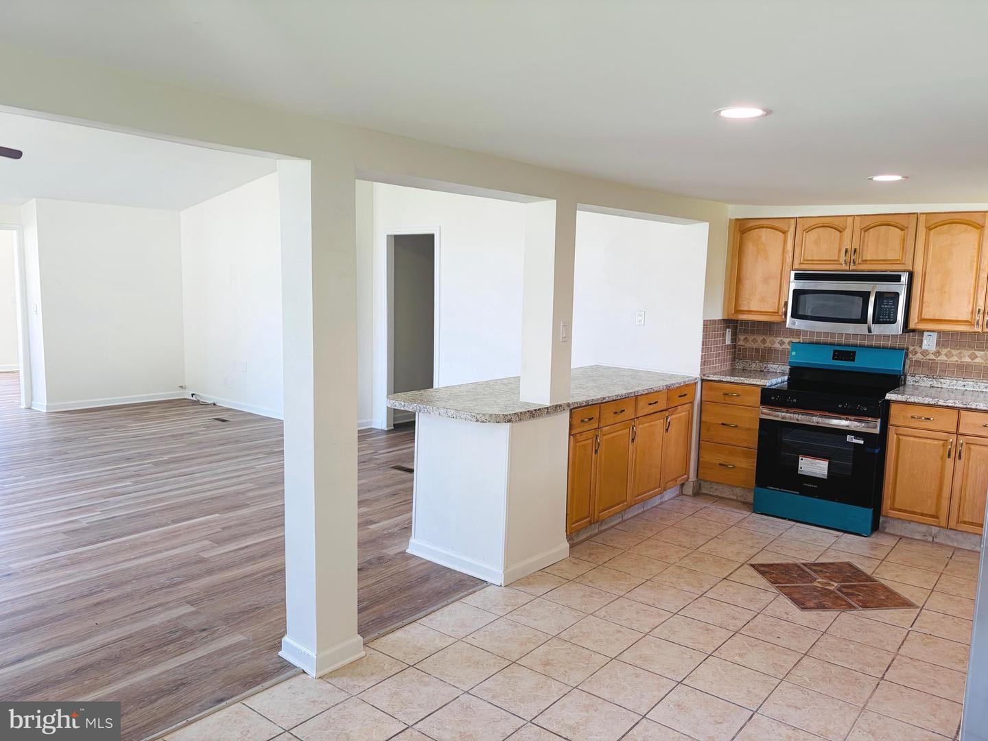 37 Anchor Way Dr — photo