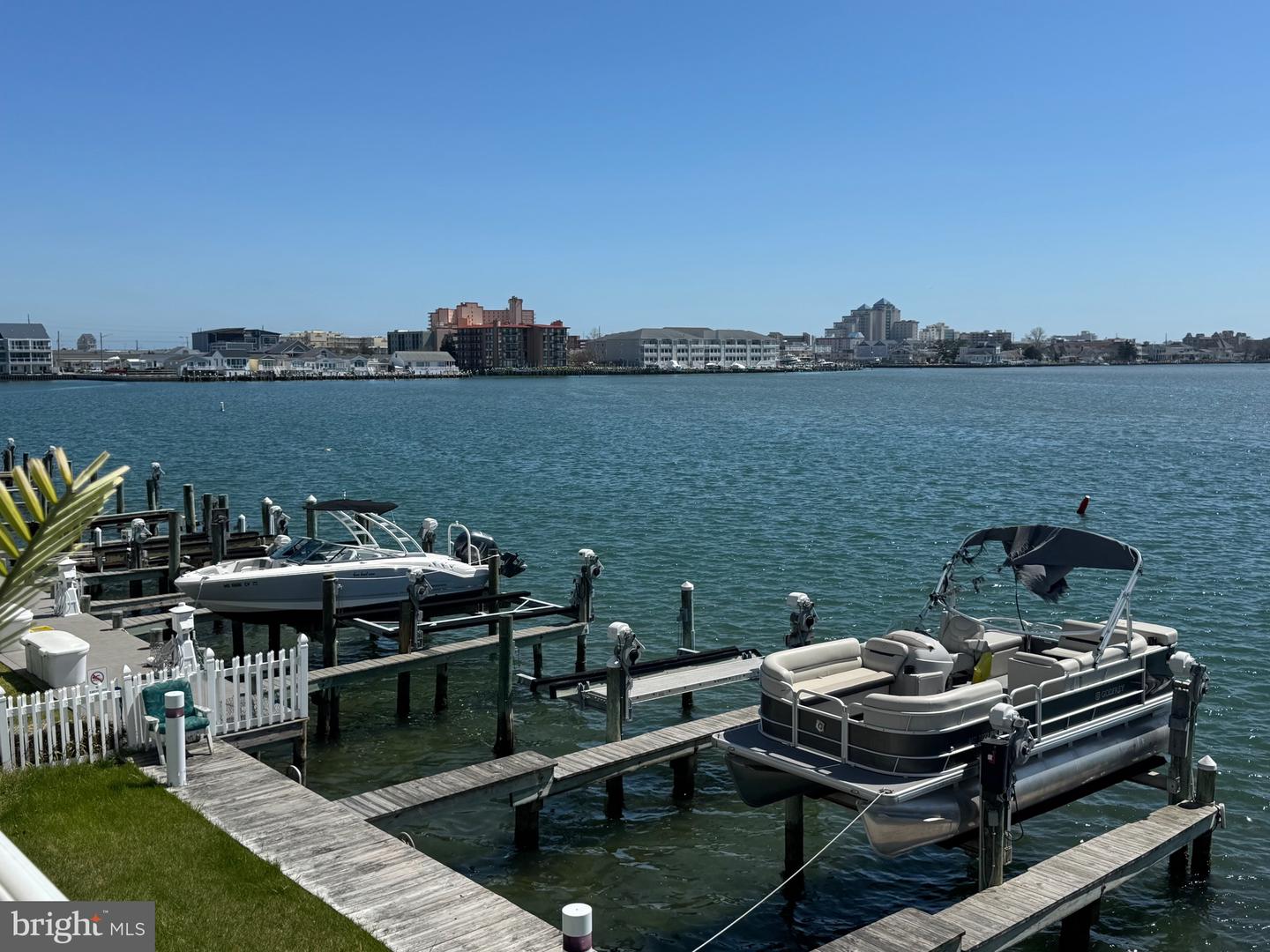 421 Bayshore Dr #202 — photo