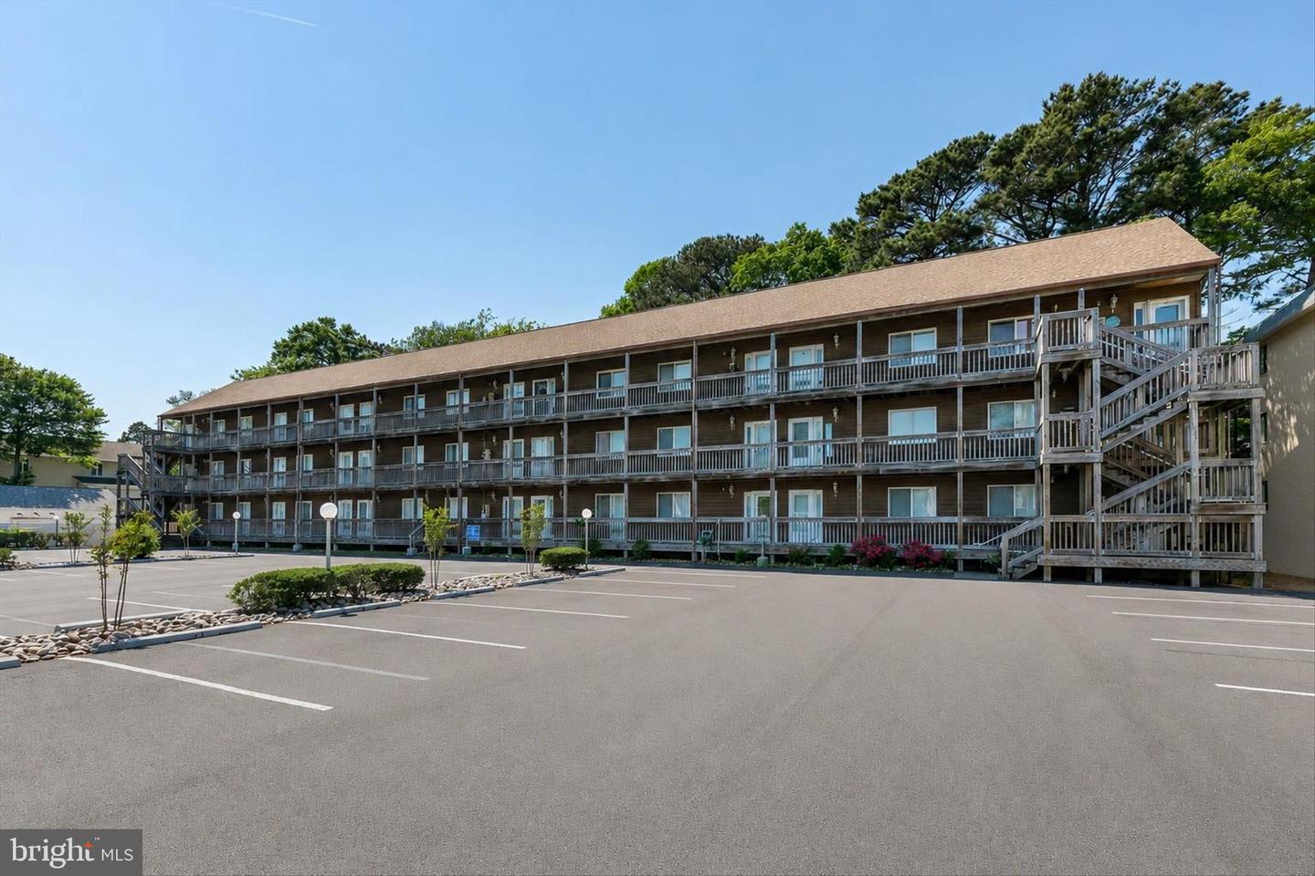 14301 Tunnel Ave #1B — photo