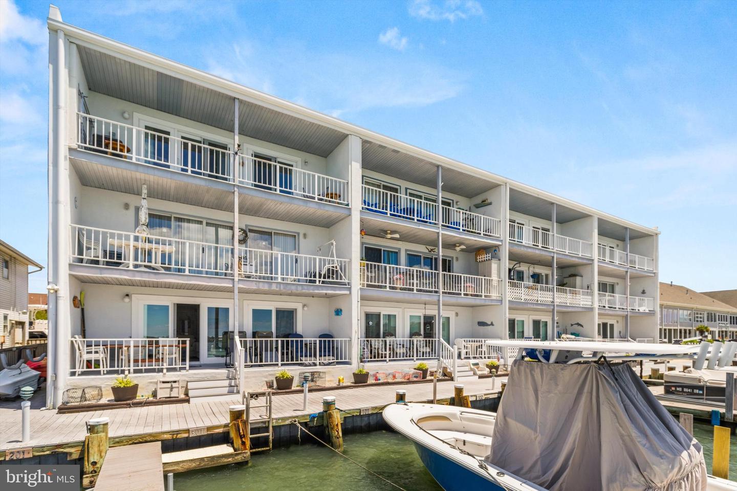 405 Bayshore Dr #301 South Shore — photo