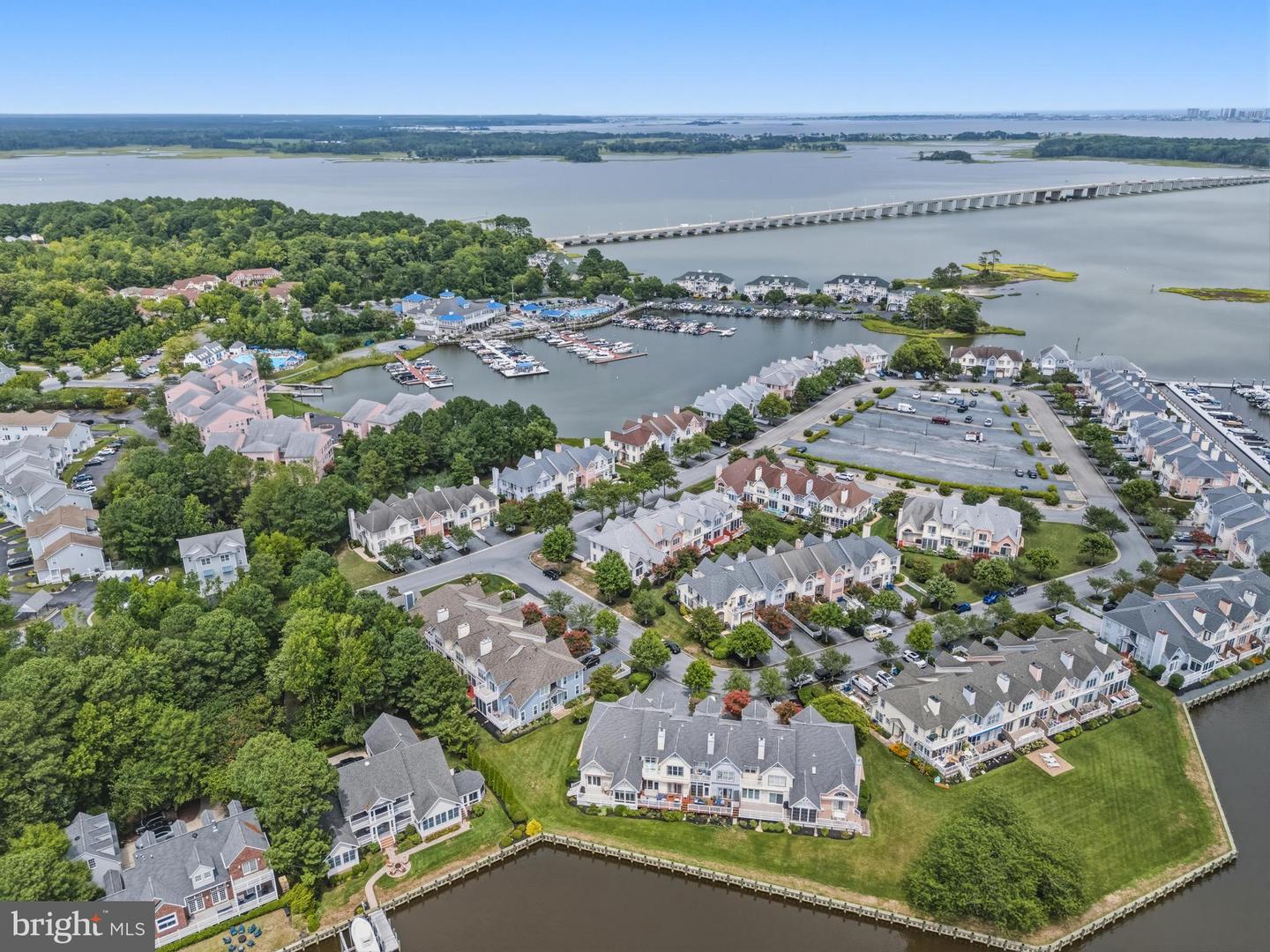 953 Yacht Club Dr — photo