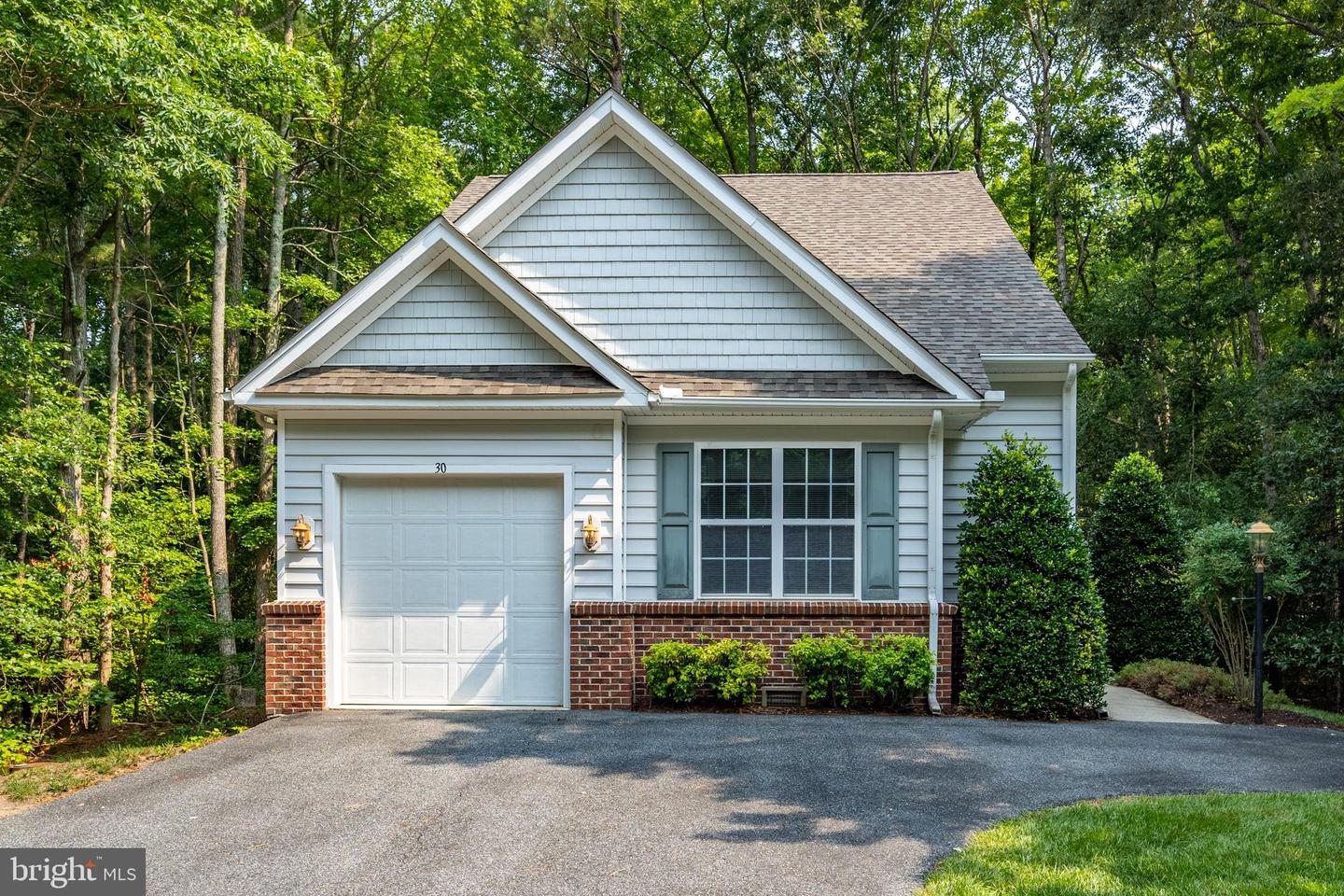 30 Chatham Ct — photo