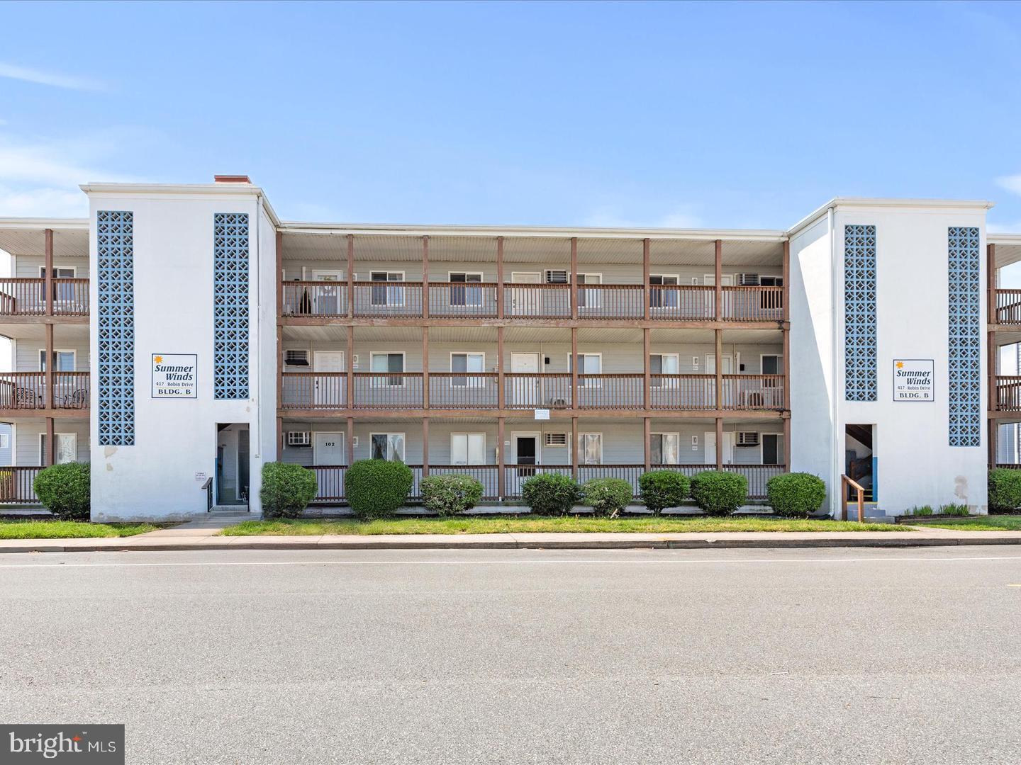 417 Robin Dr #B102 — photo